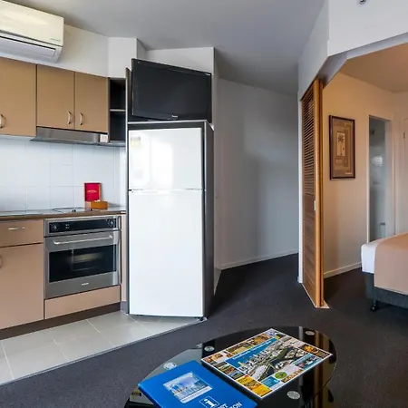 Broadbeach Savannah Resort-3