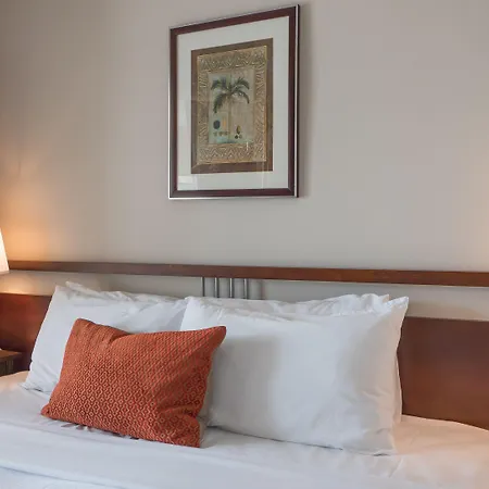 Broadbeach Savannah Resort-3
